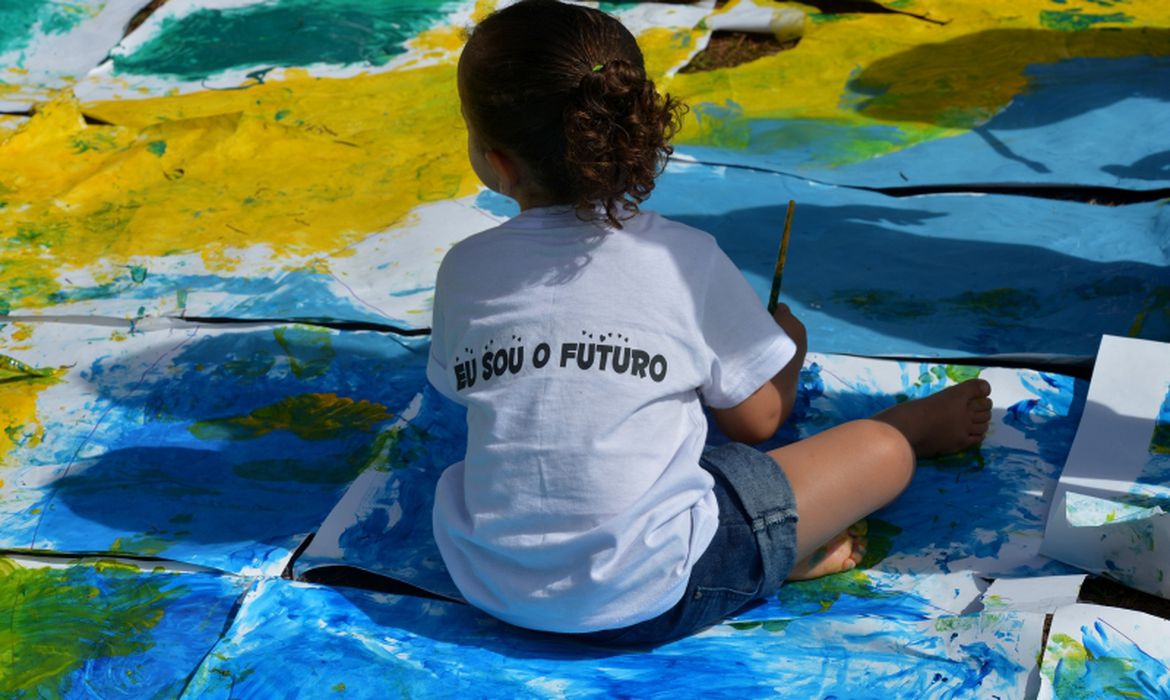Pesquisa que avalia atendimento médio infantil é realizada pelo IBGE - Foto: Wilson Dias/Agência Brasil