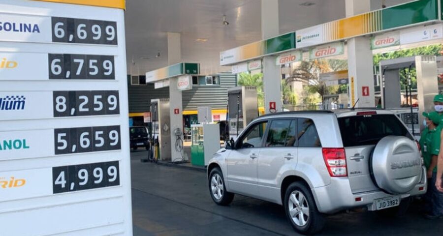 Gasolina: item foi maior pressão sobre inflação no Brasil em novembro, diz IBGE