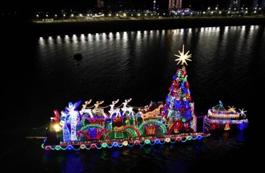 Presépio Flutuante integra programação do Natal das Águas e vai levar doação de brinquedos e cestas básicas para ribeirinhos - Foto: Antônio Pereira/Semcom