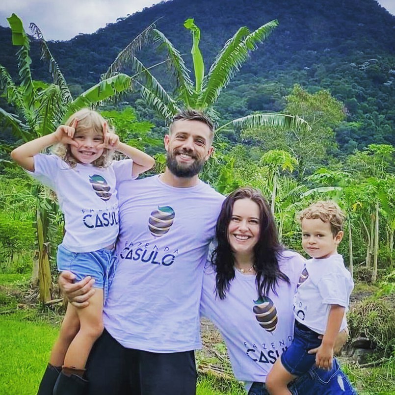 Rafael Cardoso com Mariana Bridi e os filhos - Foto: Reprodução/Instagram @rafaelcardoso9