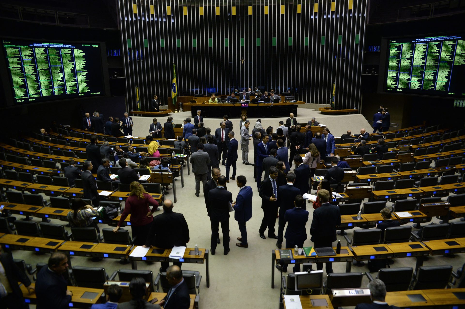 Em esforço concentrado, Câmara deve votar 13 MPs do governo anterior nesta semana - Foto: Foto: Ton Molina/Foto Arena/Estadão Conteúdo