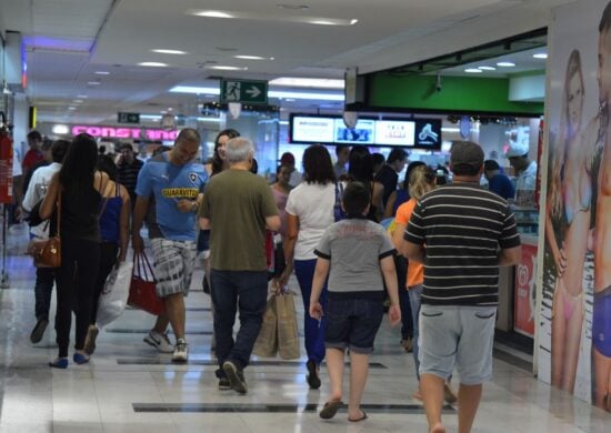 Vendas de Natal nos shoppings devem movimentar mais de R$ 5 bilhões, segundo Abrasce - Foto: Valter Campanato/Agência Brasil