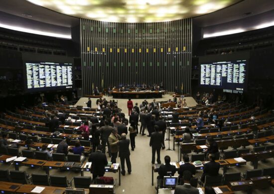 Votação relâmpago sobre reajuste de salário ocorreu na terça (20) no Congresso Nacional - Foto: Fábio Rodrigues Pozzebom/Agência Brasil