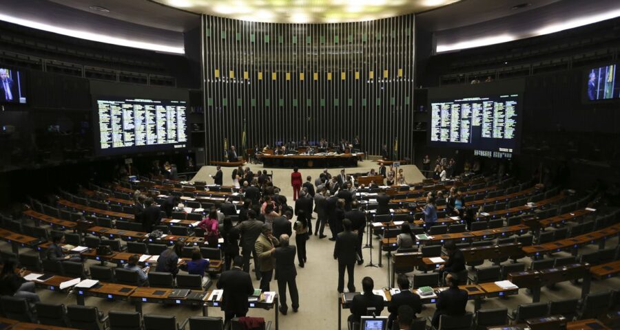 Votação relâmpago sobre reajuste de salário ocorreu na terça (20) no Congresso Nacional - Foto: Fábio Rodrigues Pozzebom/Agência Brasil