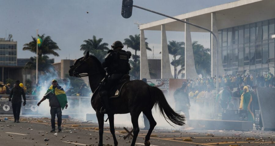 Extremistas presos são enquadrados por ‘tentativa de depor governo legitimamente constituído’