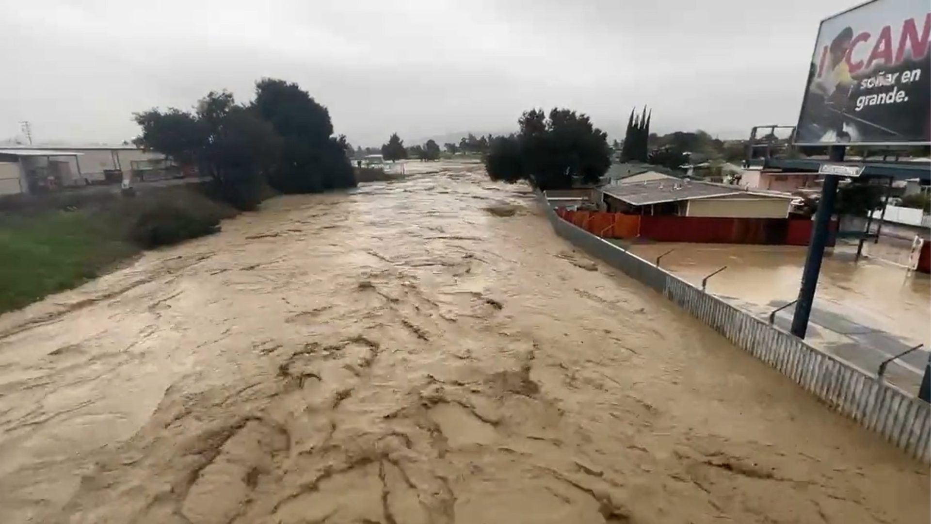 Tempesdade Mais de 34 milhões de pessoas estavam sob alerta de enchentes nesta terça, informou o Serviço Nacional de Meteorologia - Foto: Reprodução/Twitter@danncianca