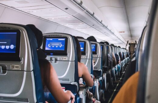 Vagas ociosas em aviões serão utilizadas pelo programa - Foto: Reprodução/Canva