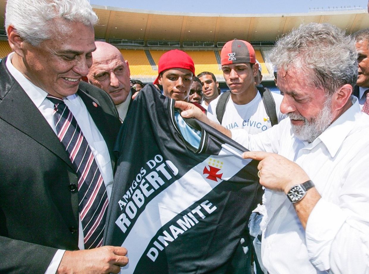 Lula postou em suas redes sociais dizendo: 'Roberto Dinamite foi um gigante na história do Vasco da Gama e do futebol brasileiro' - Foto: Reprodução/Twitter@LulaOficial