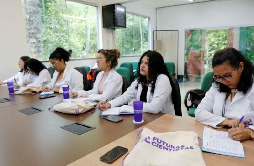 ciência-programa-futuras-cientistas-foto-Euzivaldo-Queiroz-Secretaria-de-Estado-de-Educação-e-Desporto