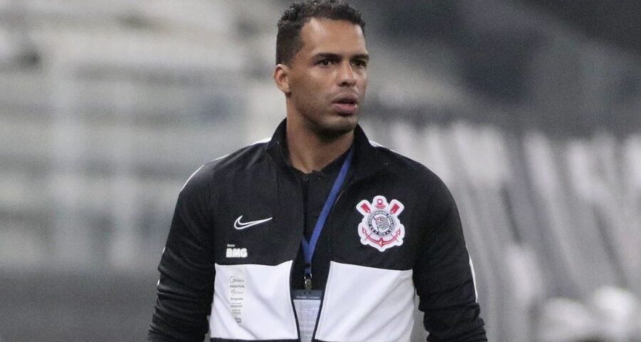 Fernado Lázaro ressaltou o bom ambiente como arma para o Corinthians ir bem em 2023 - Foto: Reprodução/Twitter@corinthians