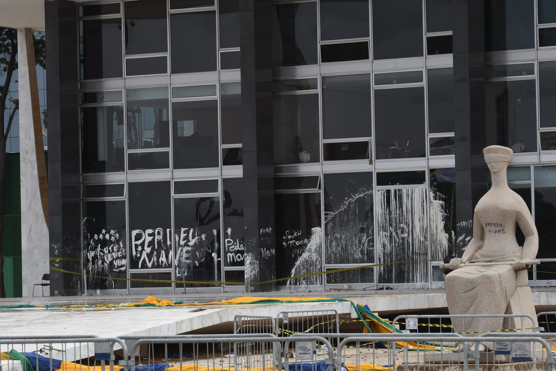 Imagens dos estragos causados por vandalismo no Edifício-sede do STF - Foto: Carlos Moura/SCO/STF