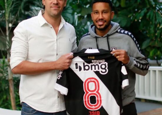 Jair foi apresentado oficialmente pelo Vasco neste domingo (15) - Foto: Reprodução/Twitter@vascodagama