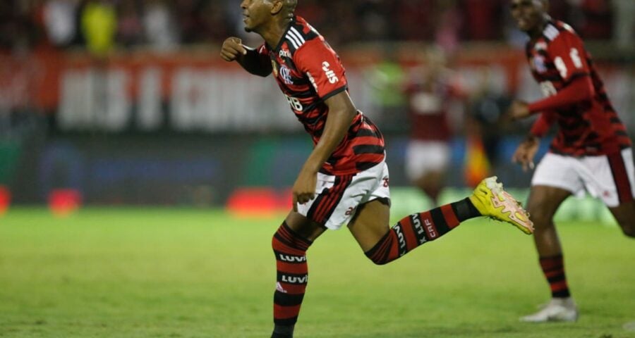 Atacante Lorran marcou seu primeiro gol como profissional contra o Bangu - Foto: Gilvan de Souza/Flamengo/divulgação