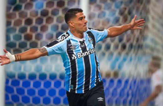 Luizito Suárez comemoea gol marcado contra o Caxias, neste sábado (21) - Foto: Reprodução/Twitter@gremio