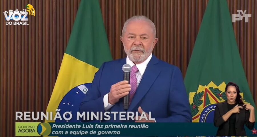 Lula durante primeira reunião ministerial em Brasília - Foto: Reprodução/Youtube@ptbrasil