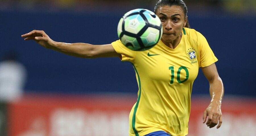 Marta sofreu uma ruptura de ligamento cruzado do joelho esquerdo e foi submetida a uma cirurgia em março do ano passado - Foto: Divulgação/CBF.