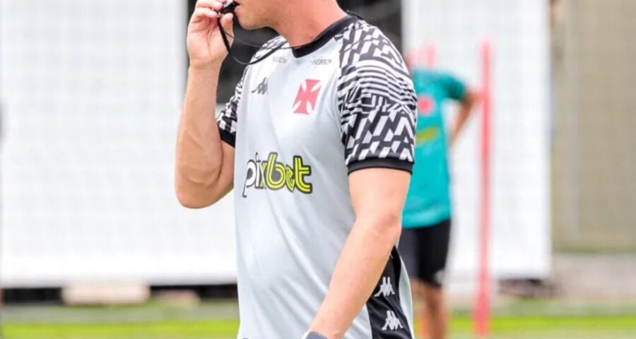 Mauricio Barbieri busca tme agressivo para 2023 - Foto: Reprodução/Vasco https://vasco.com.br