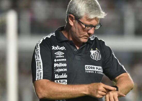 Odair Hellmann entende a desconfiança, mas avalia que não pode deixar isso causar qualquer tipo de impacto no dia a dia do clube - Foto: Estadão Conteúdo