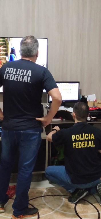 Polícia Federal durante Operação Rede de Proteção, com objetivo de reprimir crimes sexuais contra crianças e adolescentes - Foto: Divulgação/PF