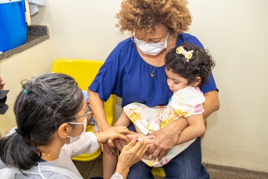 Imunizante-Pfizer-Baby-Fotos-Elienai-Emanuel-Semsa