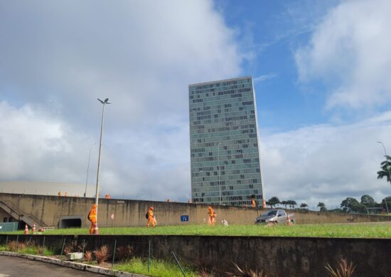 Praça dos Três Poderes em Brasília durante ataque - Foto: Fernanda Bastos/ Portal Norte