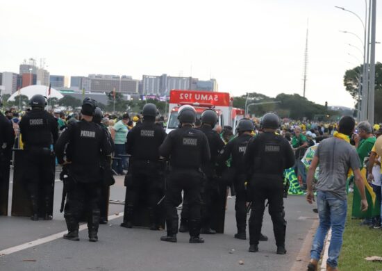 Extremistas presos começam a ser levados para presídios em Brasília