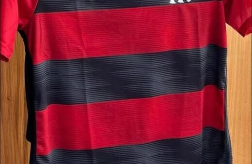 A nova camisa 1 será lançada para os torcedores nesta quinta-feira (26), na Gávea. - Foto: Reprodução/Flamengo