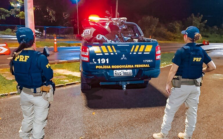 Veículo roubado Condutor foi encaminhado ao 19º Distrito Integrado de Polícia (DIP) para os demais procedimentos cabíveis - Foto: Divulgação/PRF