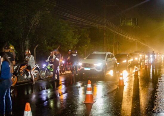 119 infrações foram referentes a motoristas flagrados dirigindo sob efeito de bebida alcoólica, além da remoção de 46 veículos - Foto Isaque Ramos/DetranAM