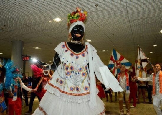 Kamélia-em-aeroporto-de-Manaus-Foto-Oliveira-Jr-Manauscult-e-Divulgação-Kamélia