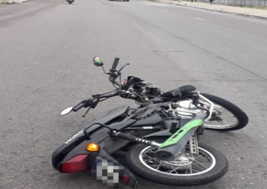 Motociclista fica ferido durante acidente na Av. Brasil, em Manaus