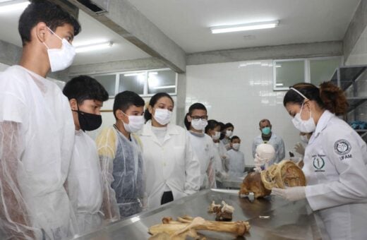 Prática de anatomia nos laboratórios da UFAM - Foto: Eduardo Cavalcante/ Secretaria de Estado de Educação e Desporto