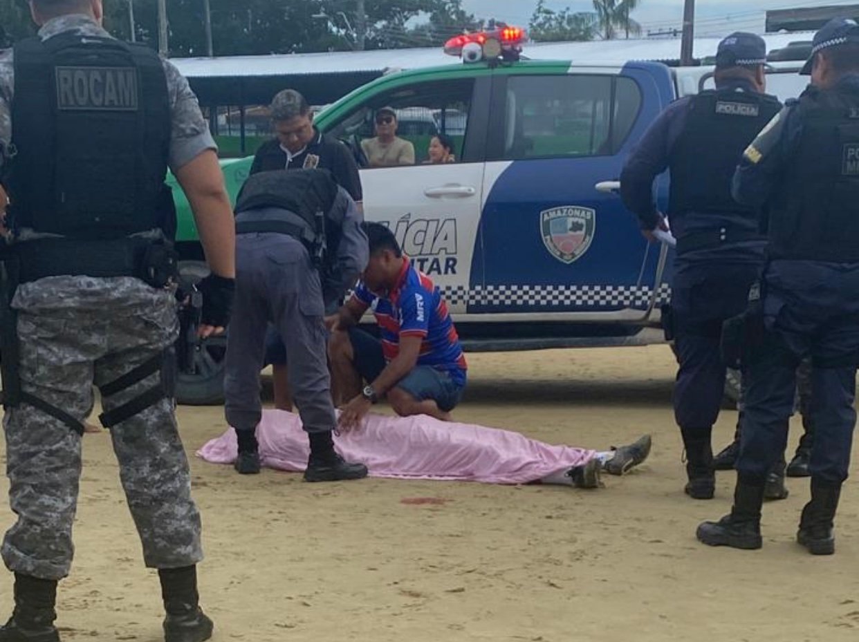 Sobe para três o número de mortos do ataque em campo de futebol em Manaus