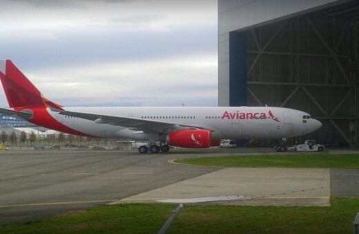 Avião pousou no aeroporto de El Dorado, em Bogotá - Foto: Reprodução/Wikimedia Commons