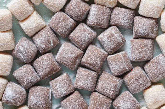 Bala de brigadeiro - Foto: Reprodução/Receitaria