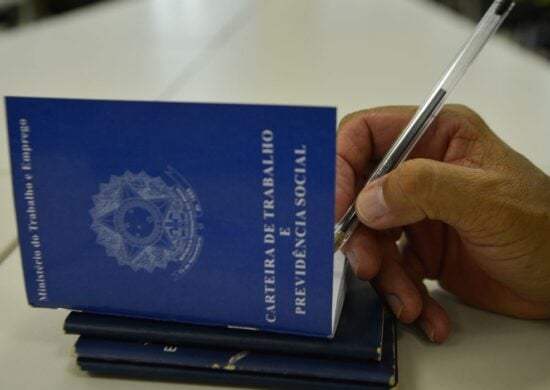 Segundo Marinho, trabalhadores que deveriam ter carteira assinada são contratados em regime PJ ou MEi - Foto: Marcello Casal Jr/Agência Brasil