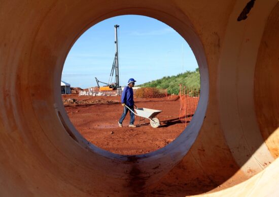 Alta carga tributária também preocupa empresários do setor da construção - Foto: Beth Santos/Secretaria da PR