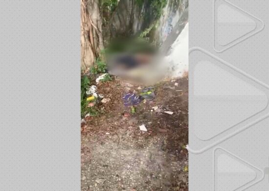 Corpo é encontrado esquartejado em rua e bueiro na Zona Sul de Manaus