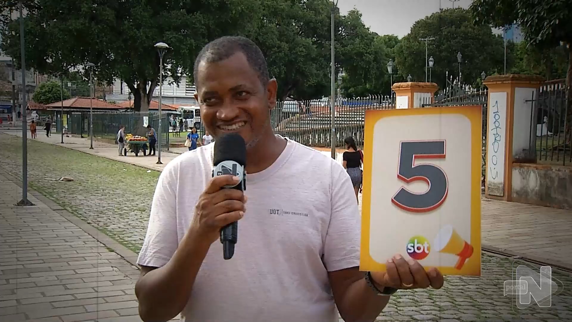 VÍDEO DE 0 A 10: população fala e dá nota para limpeza pública em Manaus