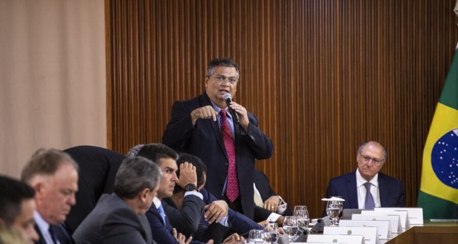 Flávio Dino comparou atos antidemocráticos em Brasília com ataques ao Capitólio dos EUA - Foto: Reprodução/Twitter @carlosbrandaoma