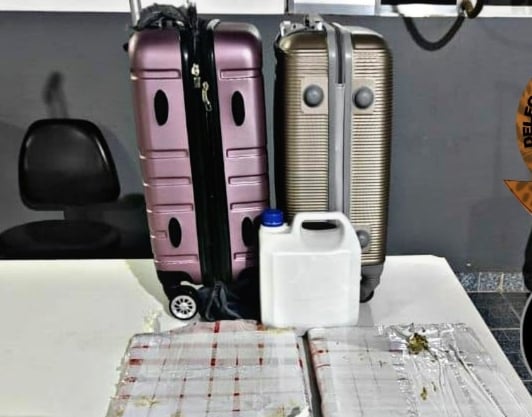 Drogas estavam escondidades em fundo falso de malas - Foto: Divulgação/PF