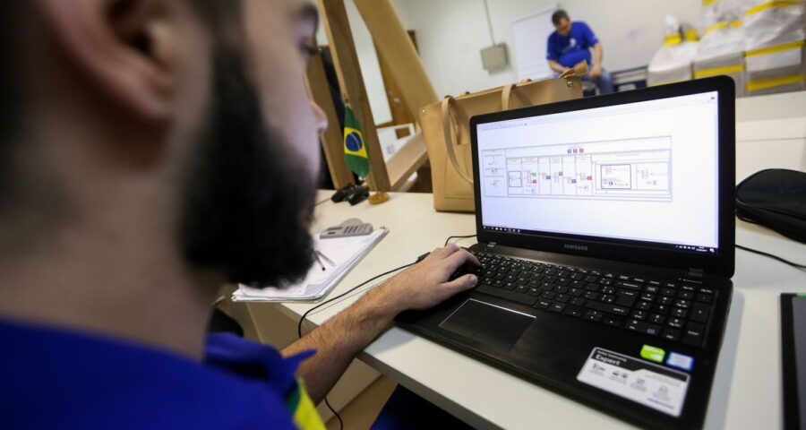 Educação corporativa tem EaD como aliado na formação de colaboradores - Foto: Marcelo Camargo/Agência Brasil