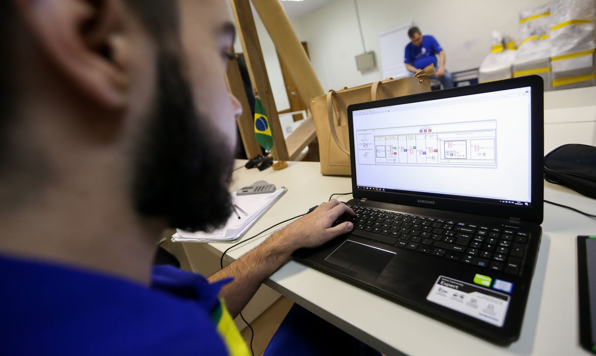 Educação corporativa tem EaD como aliado na formação de colaboradores - Foto: Marcelo Camargo/Agência Brasil