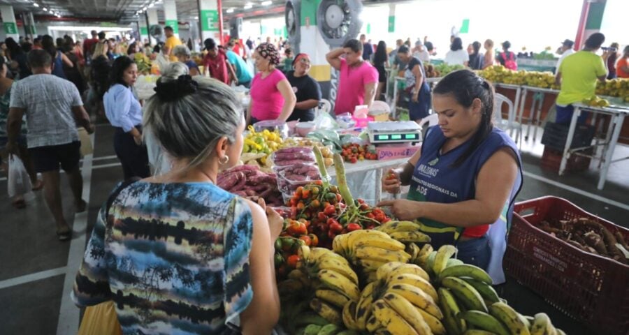 Feiras de produtos regionais da Agência de Desenvolvimento Sustentável (ADS) atraem consumidores - Foto: Lucas Silva/Secom