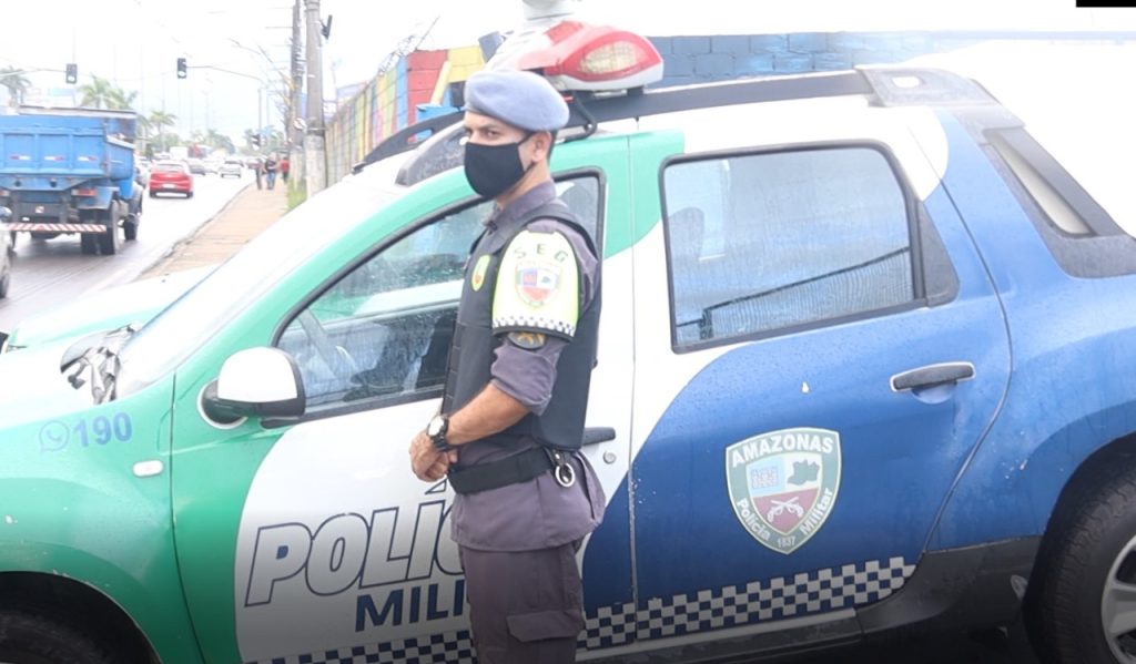 Homem foi preso na arua após praticar violência doméstica, segundo polícia - Foto: Divulgação/PMAM