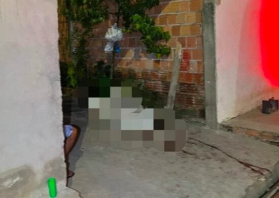 Homem é surpreendido por suspeito armado e morto a tiros na Zona Norte de Manaus