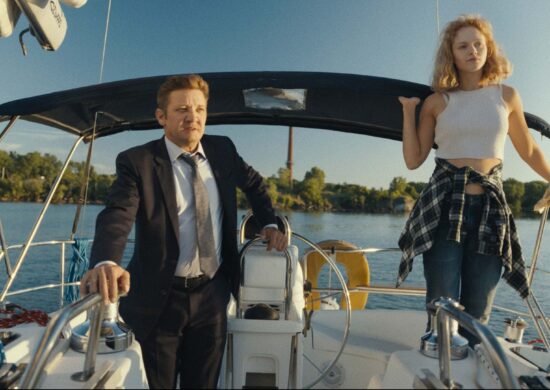 Jeremy Renner em cena na série 'Mayor of Kingstown' - Foto: Reprodução/Twitter @kingstown