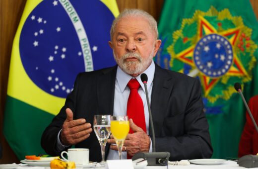 Lula durante café com jornalistas na quinta-feira (12) - Foto: Wilton Junior/Estadão Conteúdo