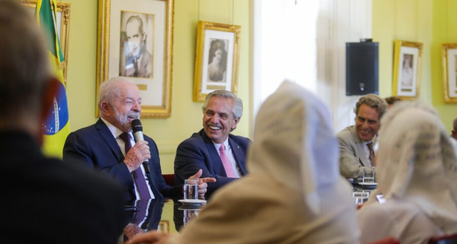 Lula e Fernández durante reunião na Argentina - Foto: Reprodução/Twitter @CasaRosada