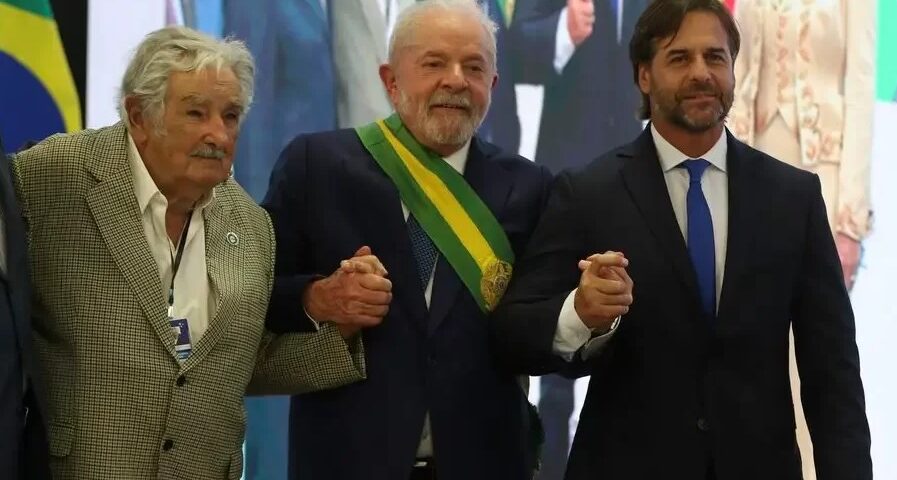 No Uruguai, Lula deve se encontrar com ex-presidente José Pepe Mujica (esq.) e com o atual mandatário do país, Lacalle Pou - Foto: Tania Rego/Agência Brasil